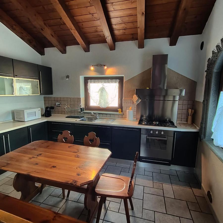 La Maison Lilla Fenis Exteriör bild